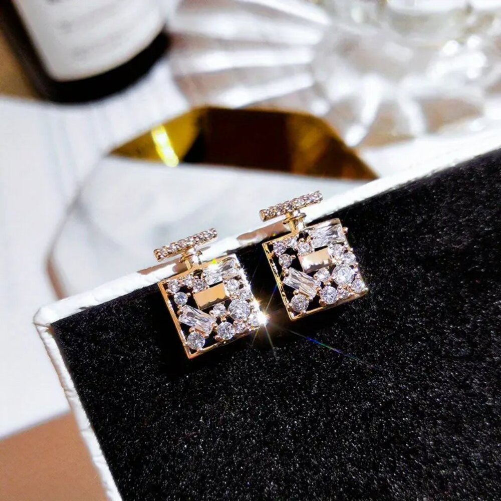 NEW! PERFUME BOTTLE Zirconia SMALL STUD EARRINGS